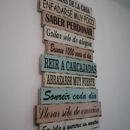 Az El Balcon De Atares Appartamento *